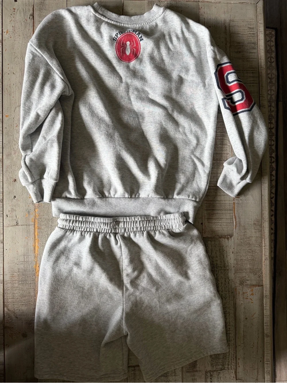 Marvel Grey Sweatshirt and shorts set 10/12